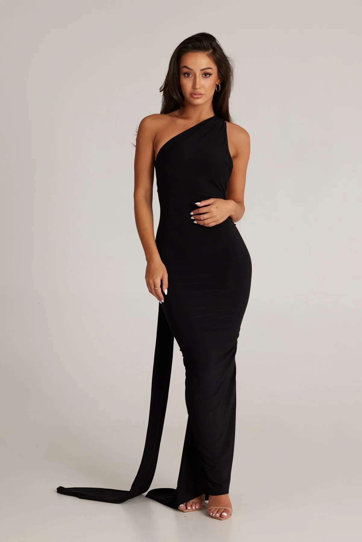 MÉLANI The Label CONSTANTINA Asymmetric Halterneck Midi Dress